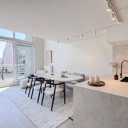 Luxury Modern 4 Bedrooms Parking Near Appartamento